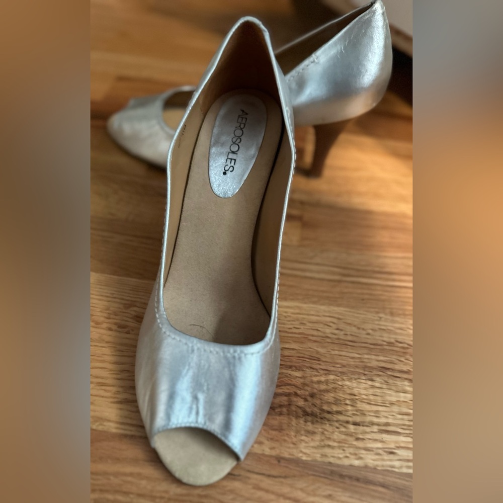 Sz 11 Silver Peeptoe Pump Aerosoles